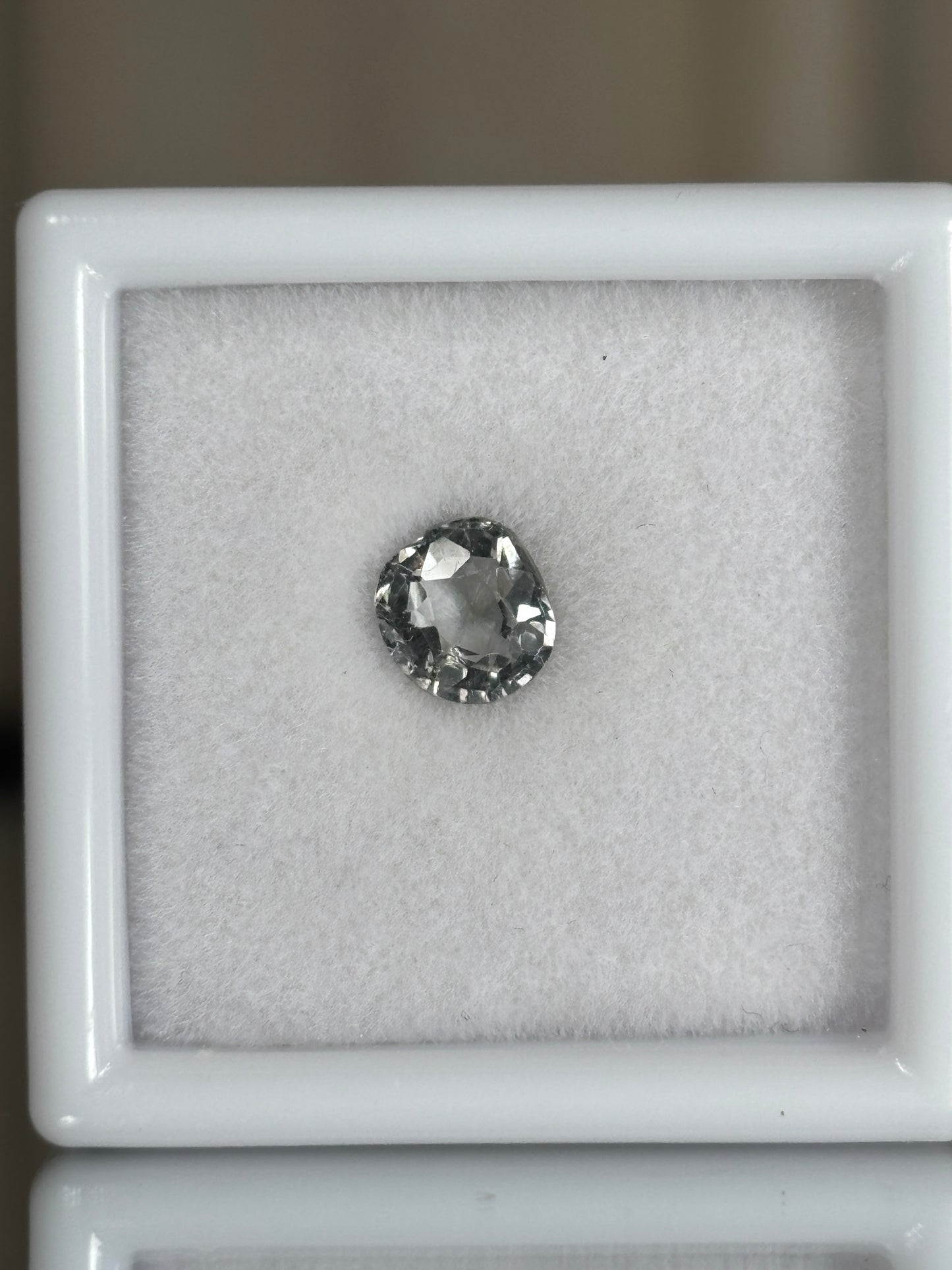 Espinela Gris 5 mm