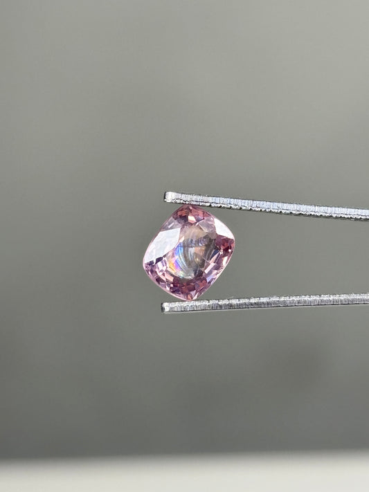 Espinela rosa