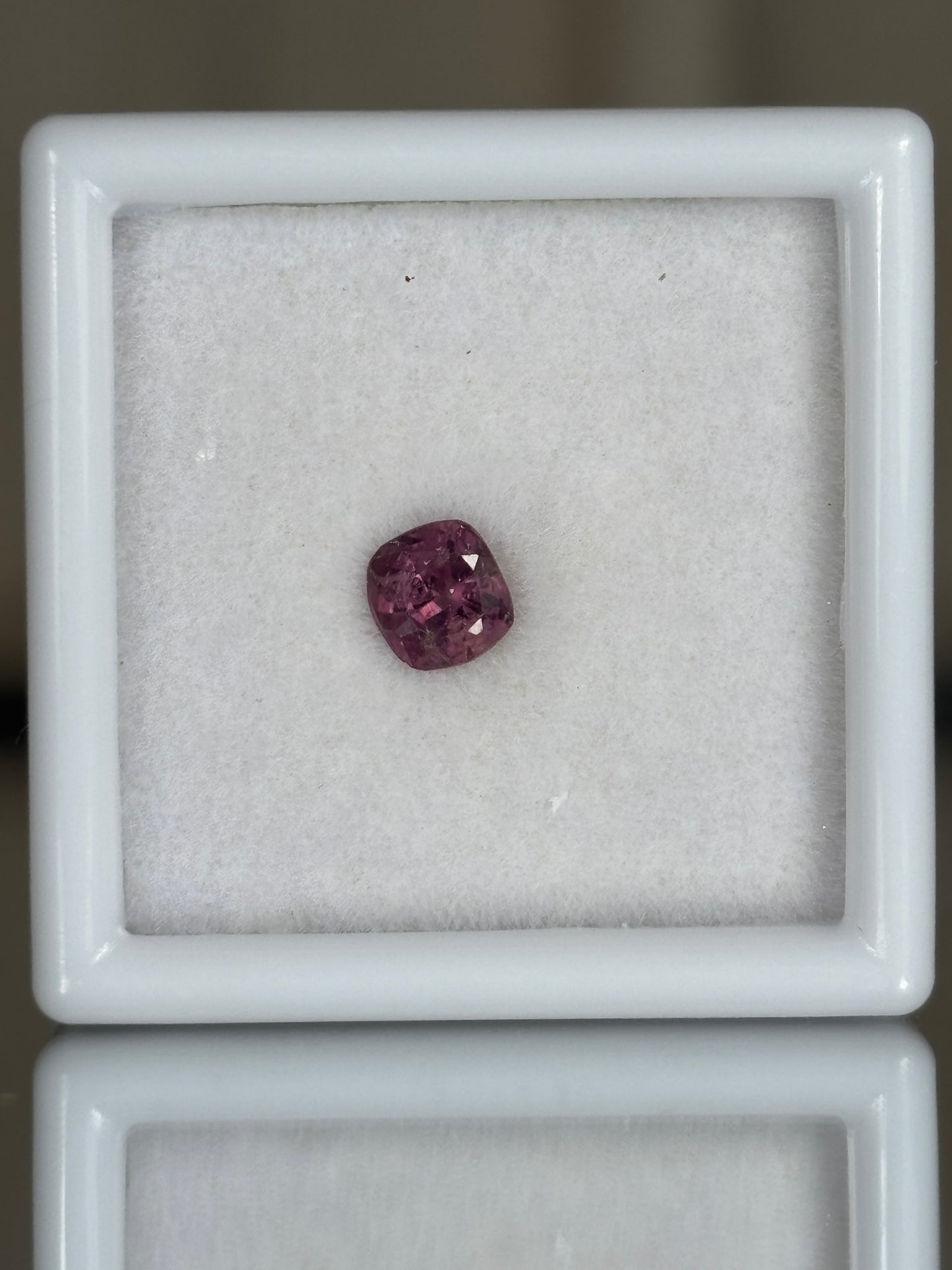 Espinela rosa 4 mm
